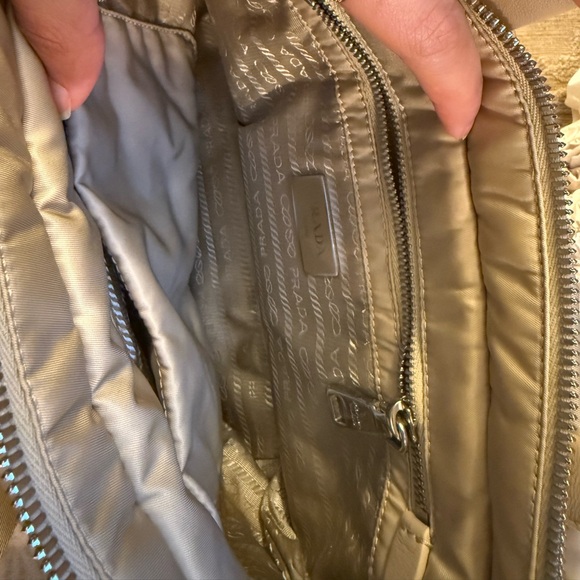 Prada Re-nylon dessert tote bag - Picture 3 of 4